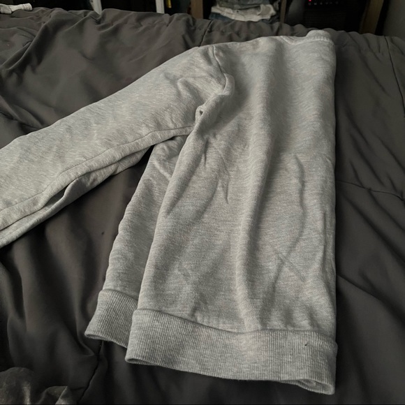 sonic crewneck (: - Picture 3 of 3